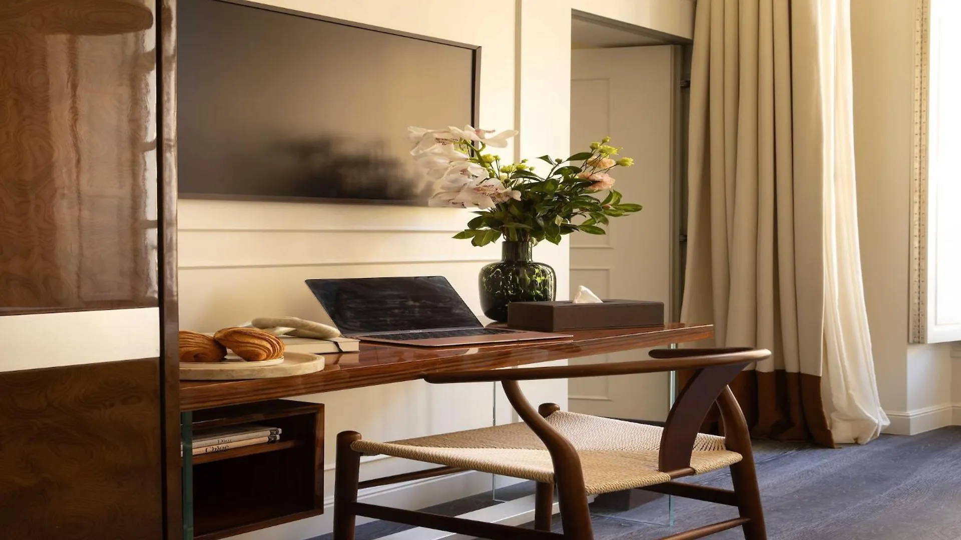 Palais Bourbon Hotel - Suite 21- 4P - Invalides Parigi 0*,  Francia