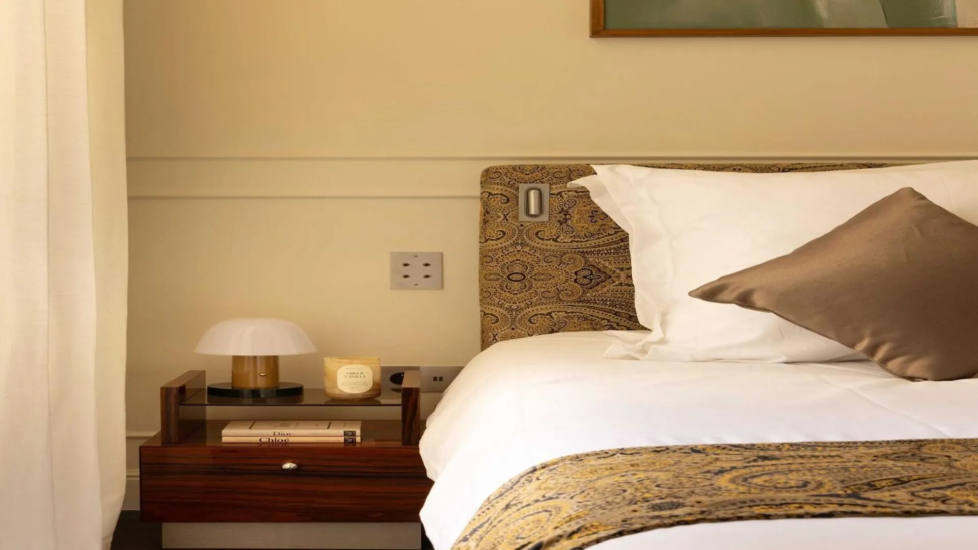 Palais Bourbon Hotel - Suite 21- 4P - Invalides Paris France